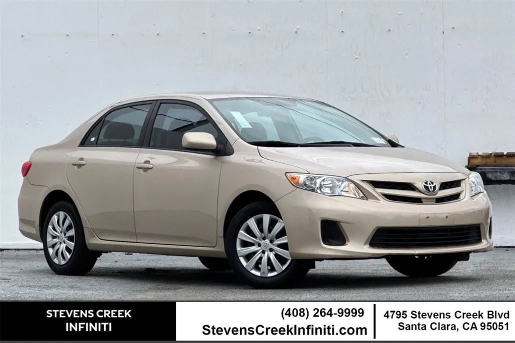 2012 Toyota Corolla LE photo 1