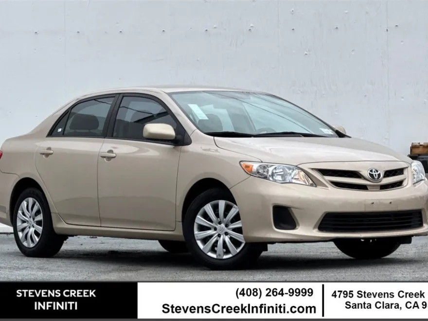 2012 Toyota Corolla LE photo 1