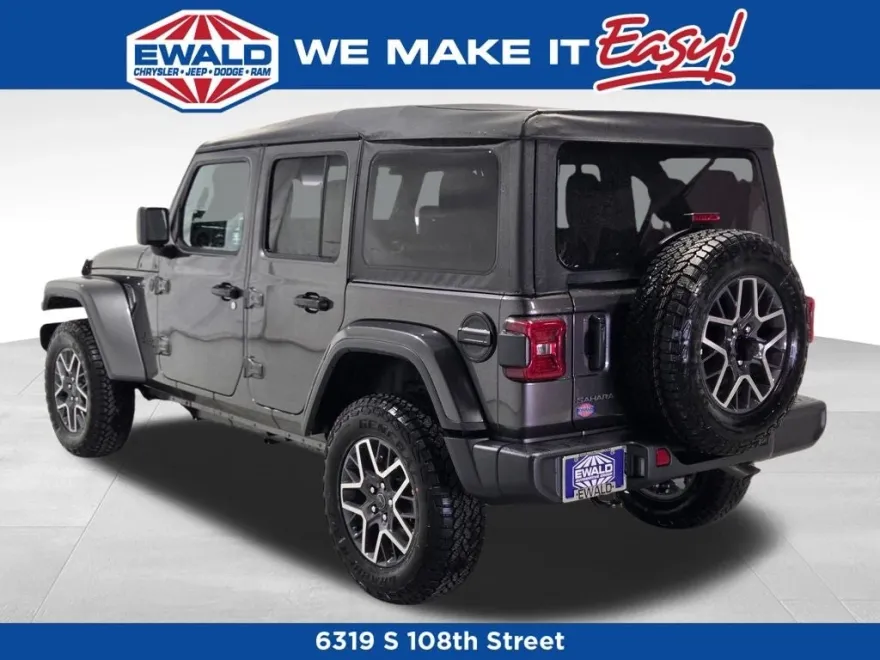 2025 Jeep Wrangler Sahara photo 5