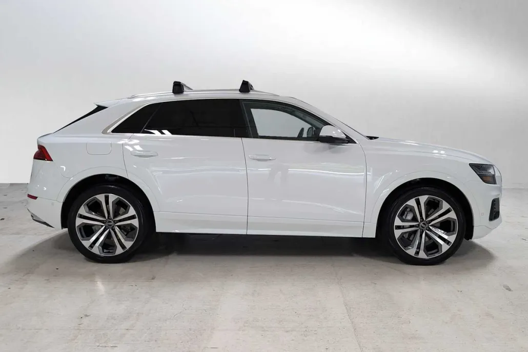 2022 Audi Q8 Prestige photo 1