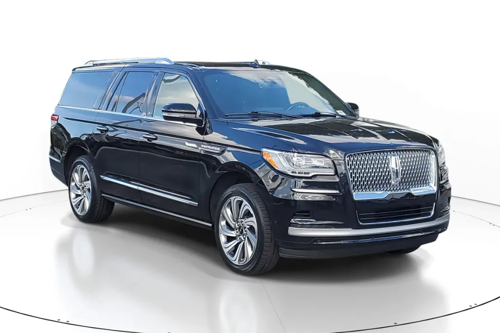 2023 Lincoln Navigator L Reserve photo 1