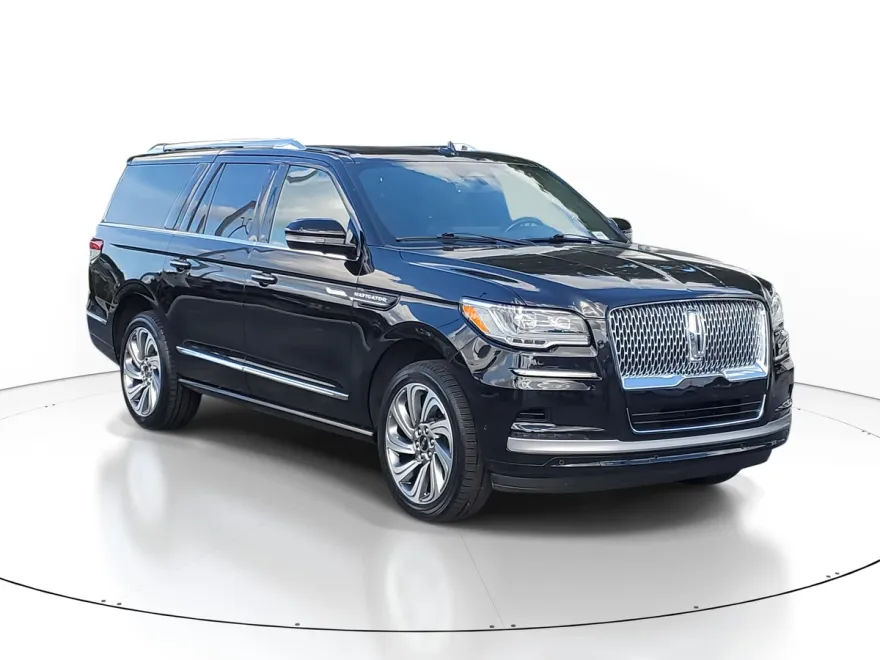 2023 Lincoln Navigator L Reserve photo 1