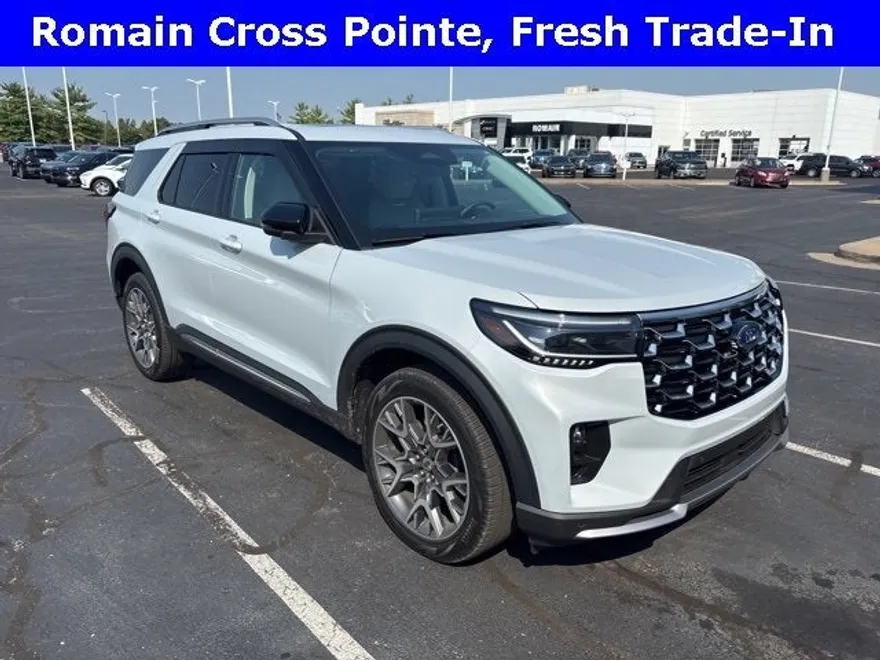 2025 Ford Explorer Platinum photo 1