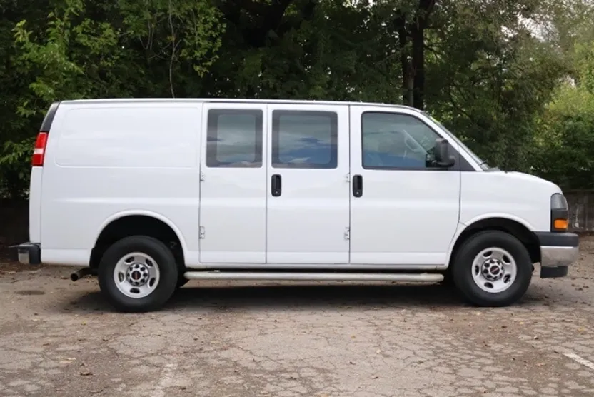 2023 Gmc Savana 2500 Cargo photo 1