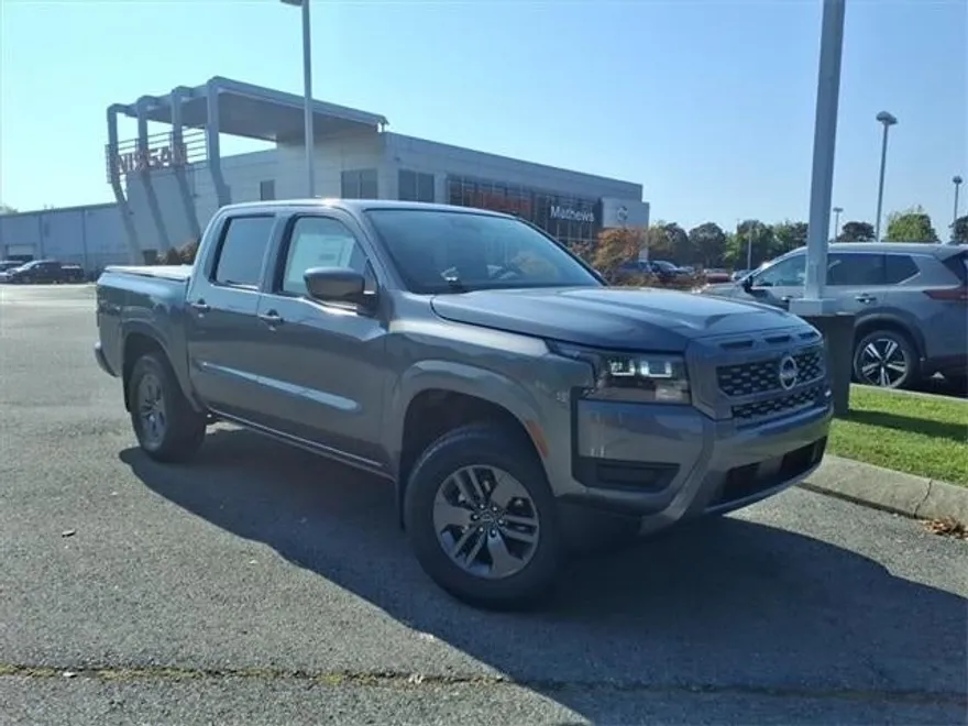 2026 Nissan Frontier Crew Cab SV photo 1