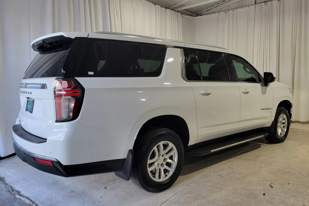 2023 Chevrolet Suburban LS photo 1