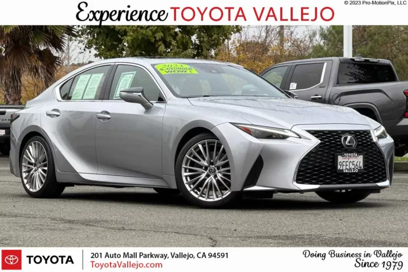 2023 Lexus IS 300 photo 1
