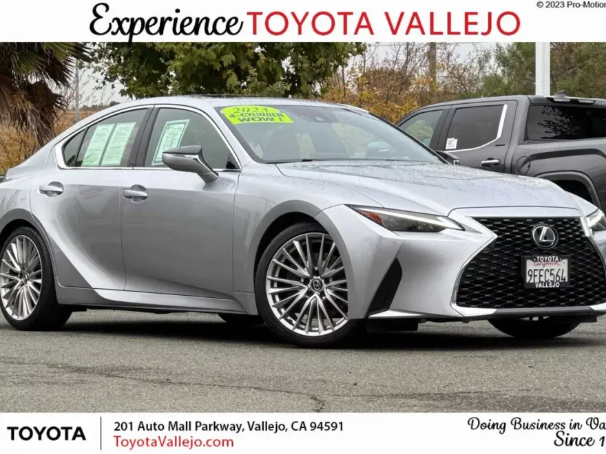 2023 Lexus IS 300 photo 1