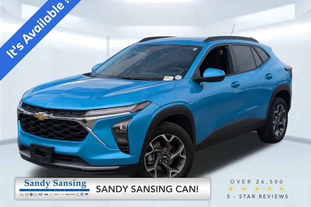 2025 Chevrolet Trax LT photo 1
