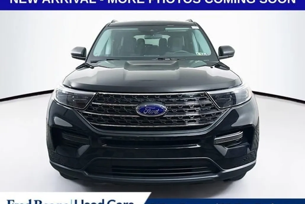 2023 Ford Explorer XLT photo 1
