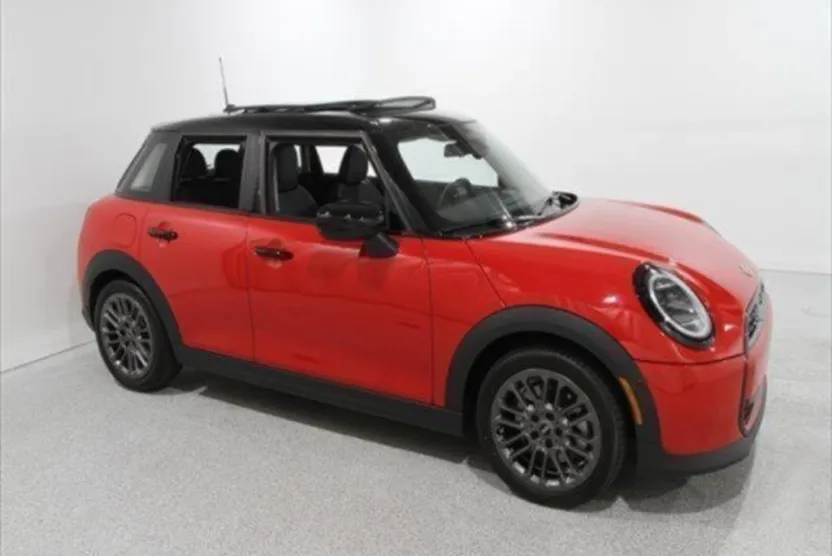2025 Mini Cooper 4 Door Hardtop S photo 1