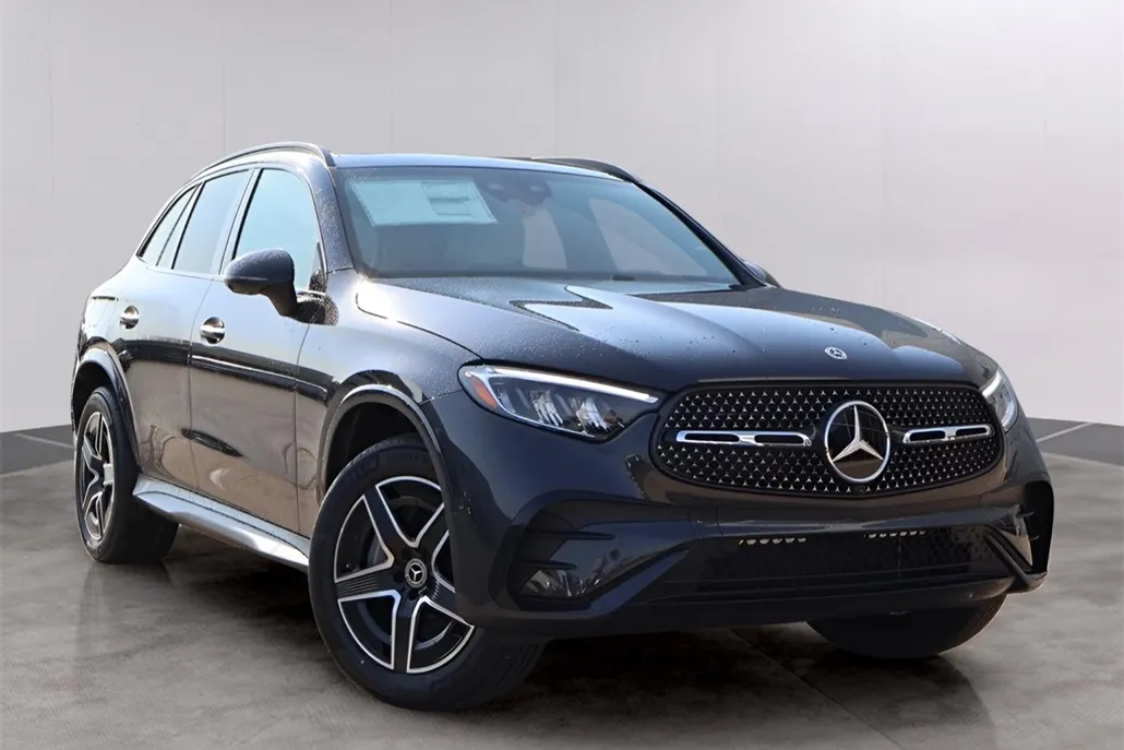 2025 Mercedes Benz GLC 300 4MATIC photo 1