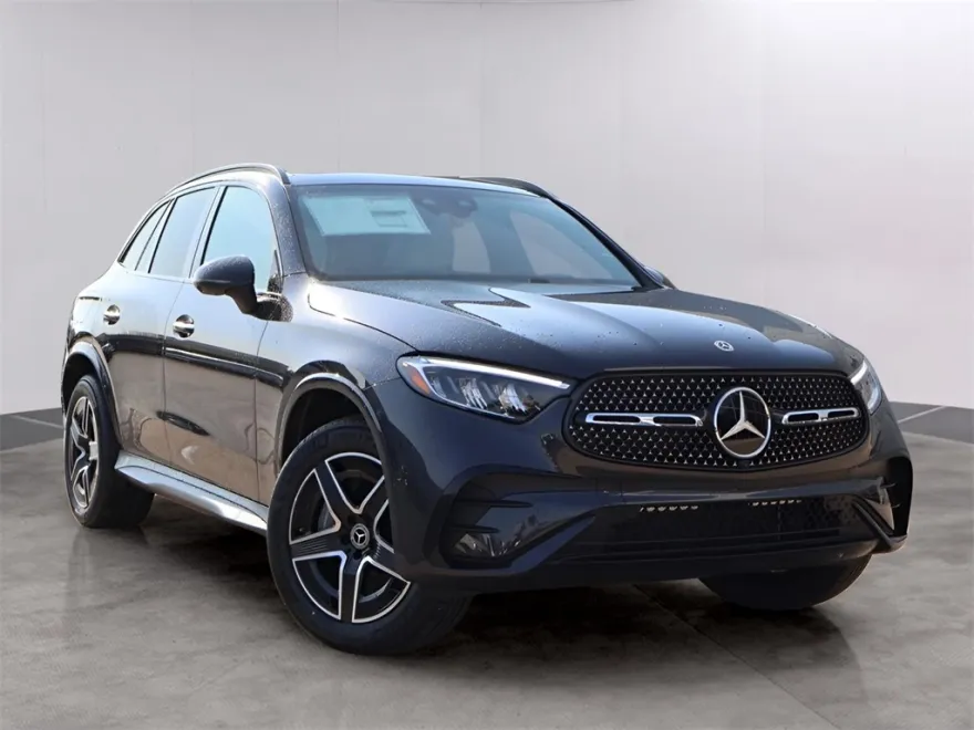 2025 Mercedes Benz GLC 300 4MATIC photo 1