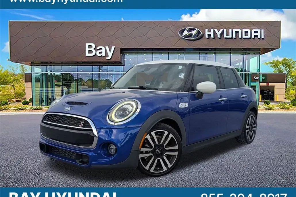 2021 Mini Cooper 4 Door Hardtop photo 1