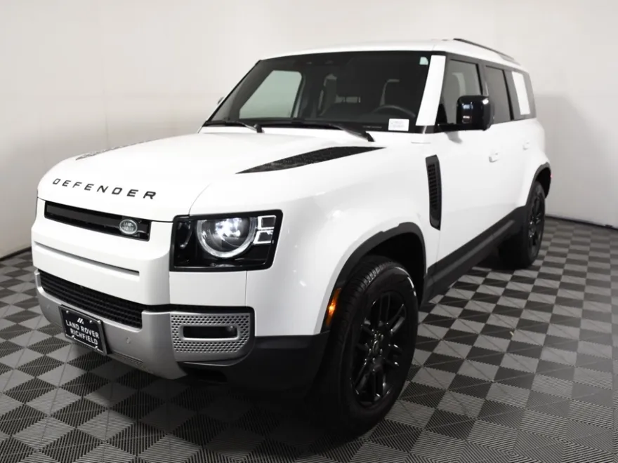 2025 Land Rover Defender 110 S photo 1