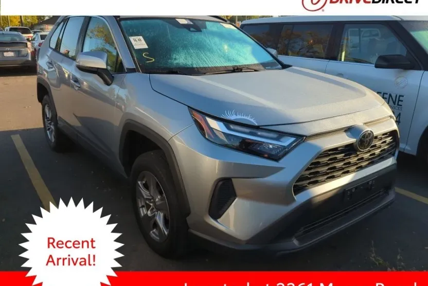 2022 Toyota RAV4 XLE photo 1