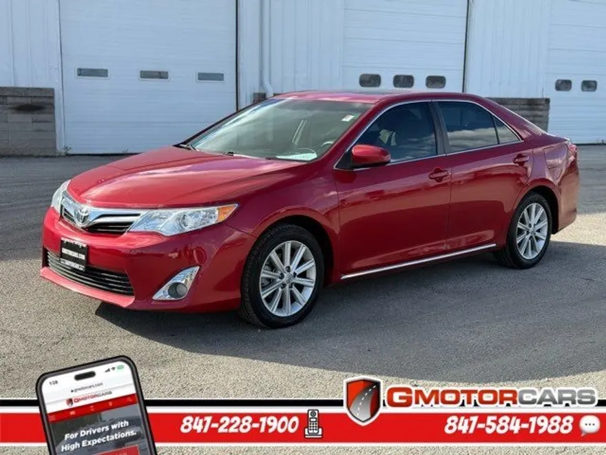 2014 Toyota Camry XLE photo 1