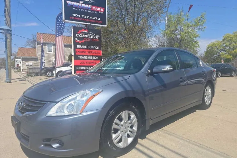 2011 Nissan Altima photo 1