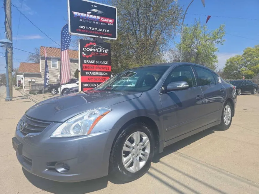 2011 Nissan Altima photo 1