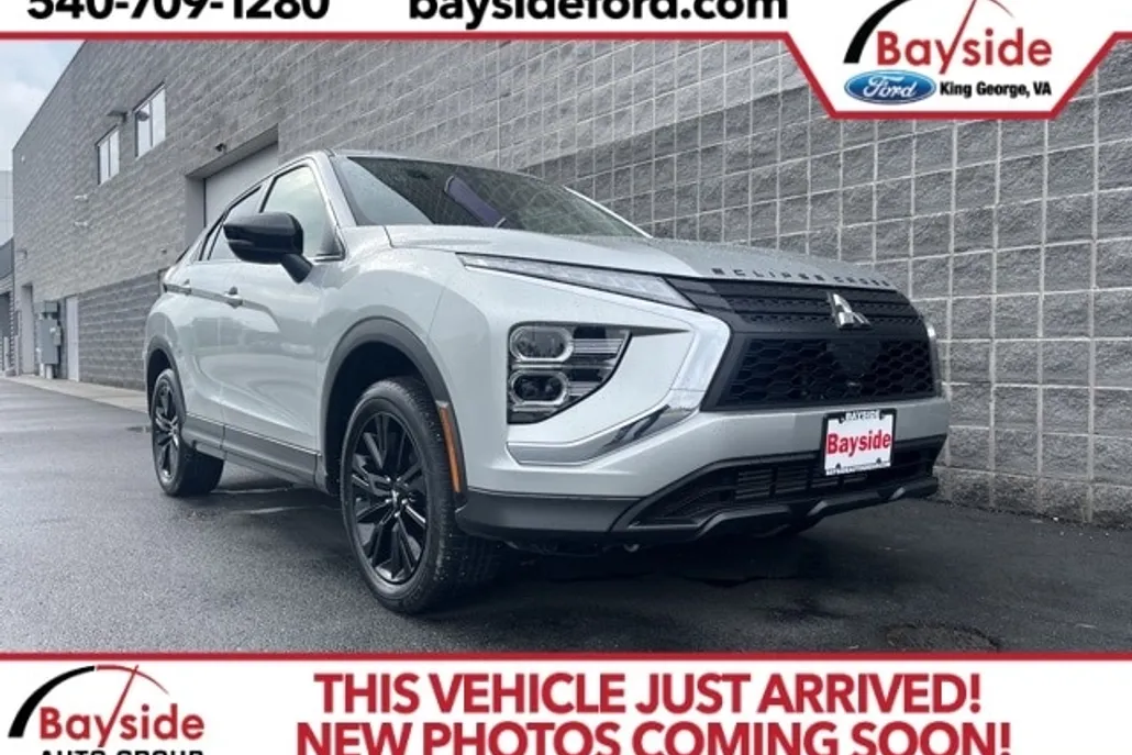 2023 Mitsubishi Eclipse Cross LE photo 1