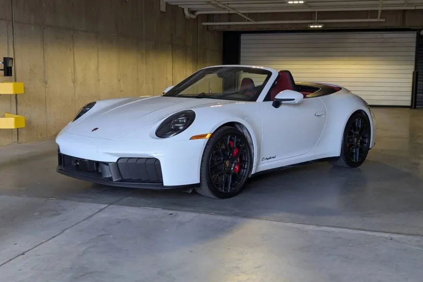 2026 Porsche 911 4 GTS photo 1