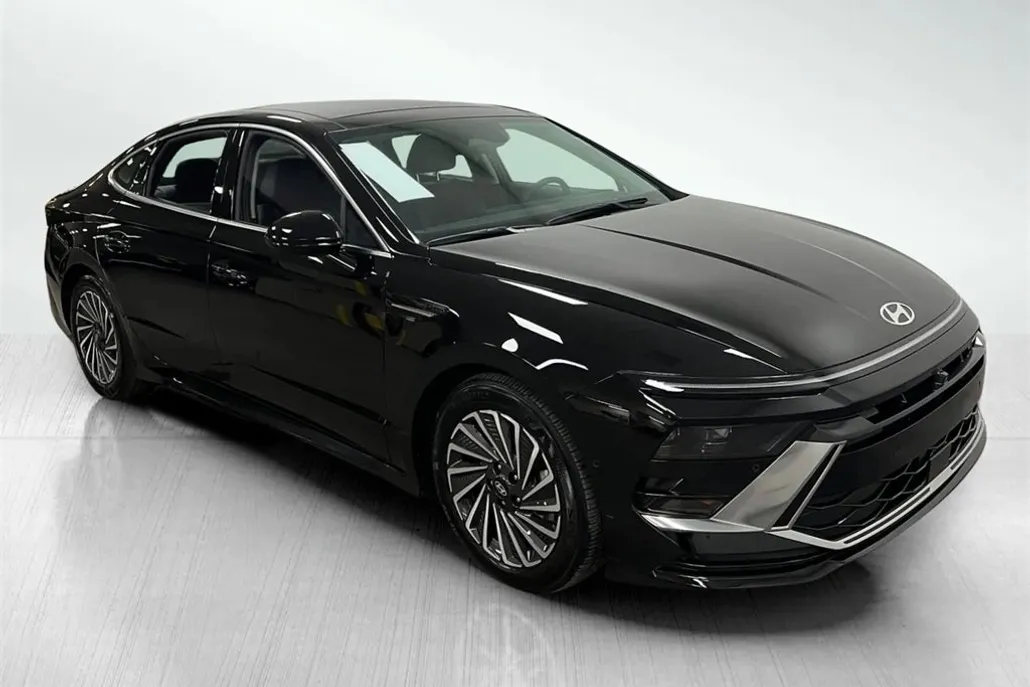 2024 Hyundai Sonata Hybrid Limited photo 1