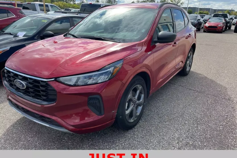 2024 Ford Escape ST-Line photo 1