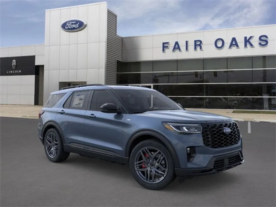 2025 Ford Explorer ST-Line photo 1