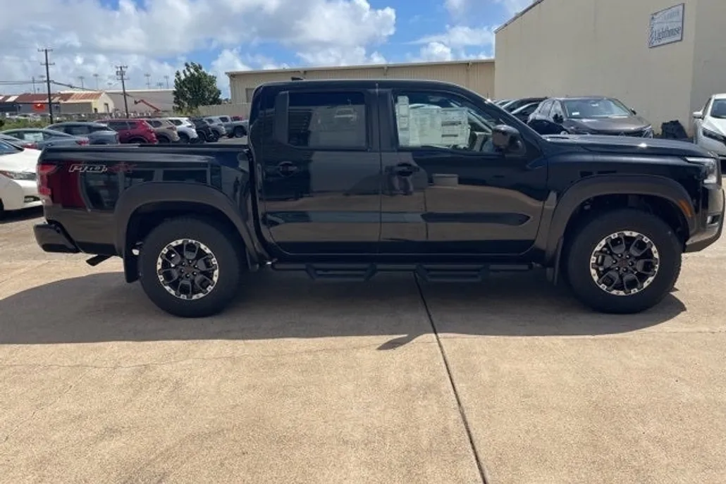 2025 Nissan Frontier PRO-4X photo 1