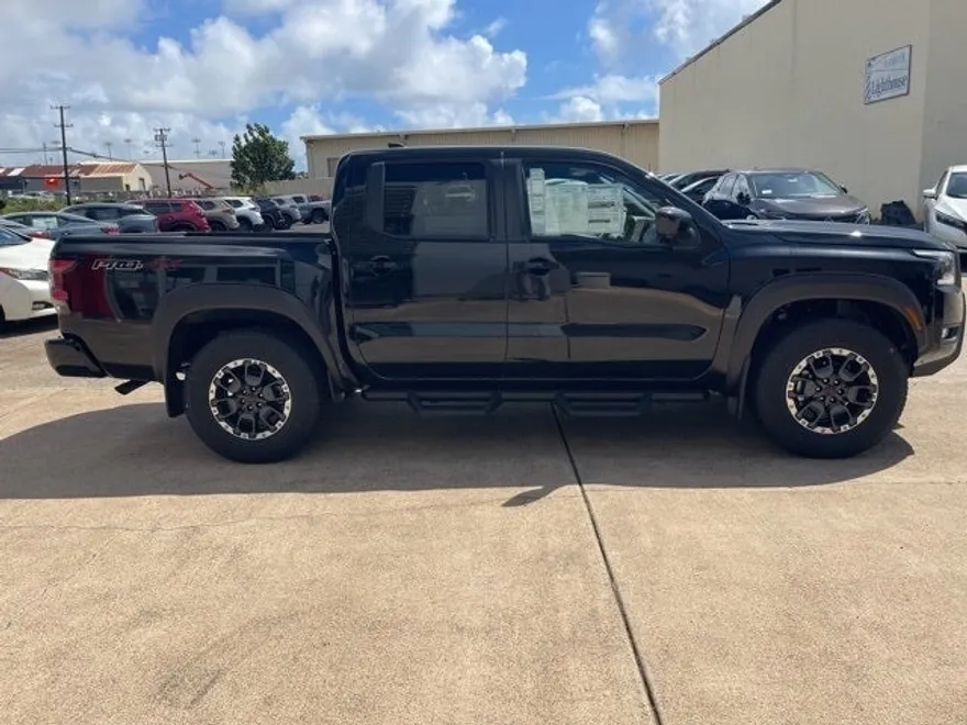 2025 Nissan Frontier PRO-4X photo 1