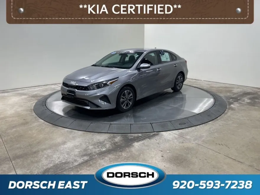 2023 Kia Forte LXS photo 1