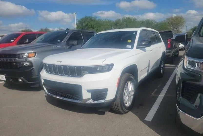 2025 Jeep Grand Cherokee Laredo X photo 1