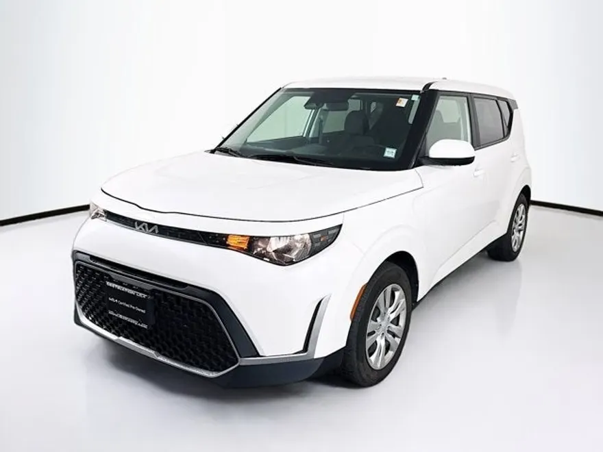 2023 Kia Soul LX photo 1