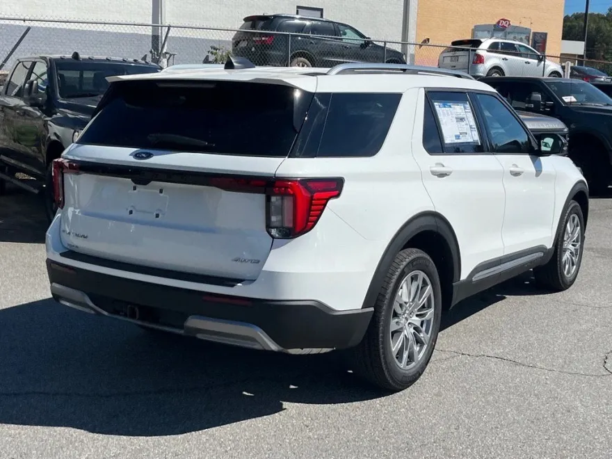2025 Ford Explorer Platinum photo 1