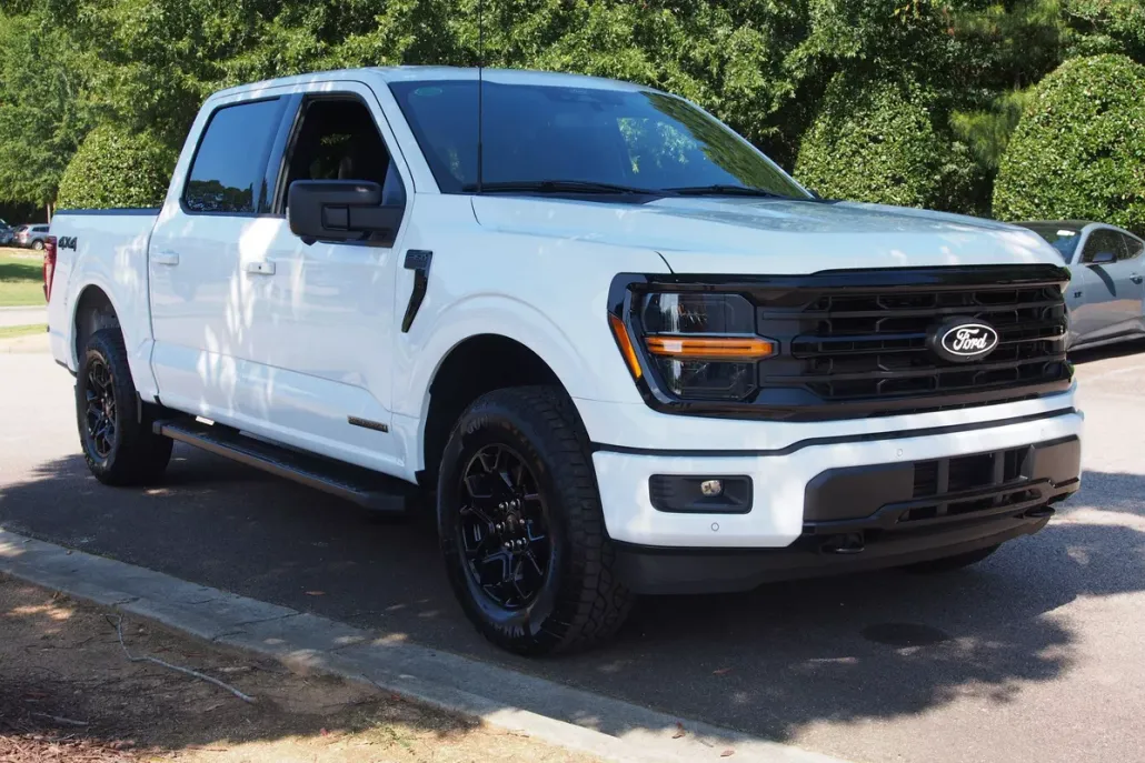 2025 Ford F-150 XLT photo 1
