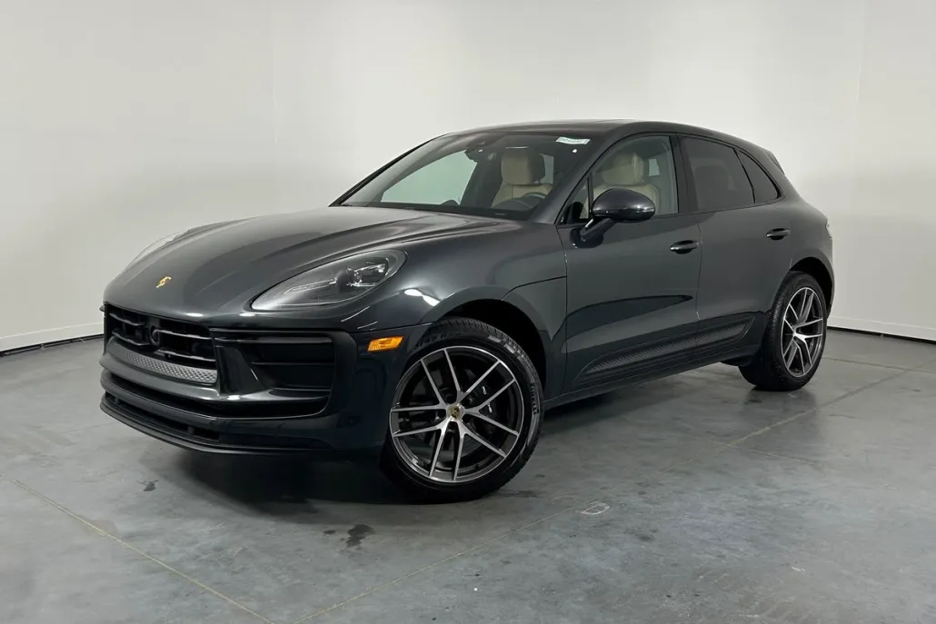 2024 Porsche Macan photo 1