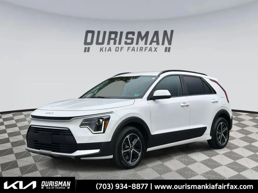 2024 Kia Niro LX photo 1