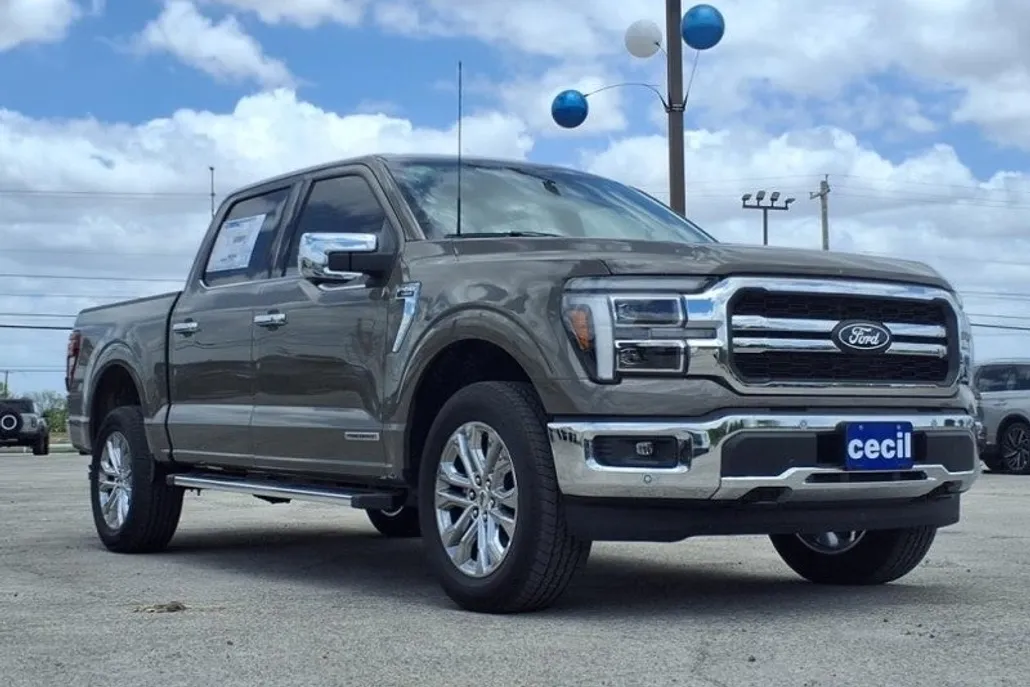 2025 Ford F-150 Lariat photo 1