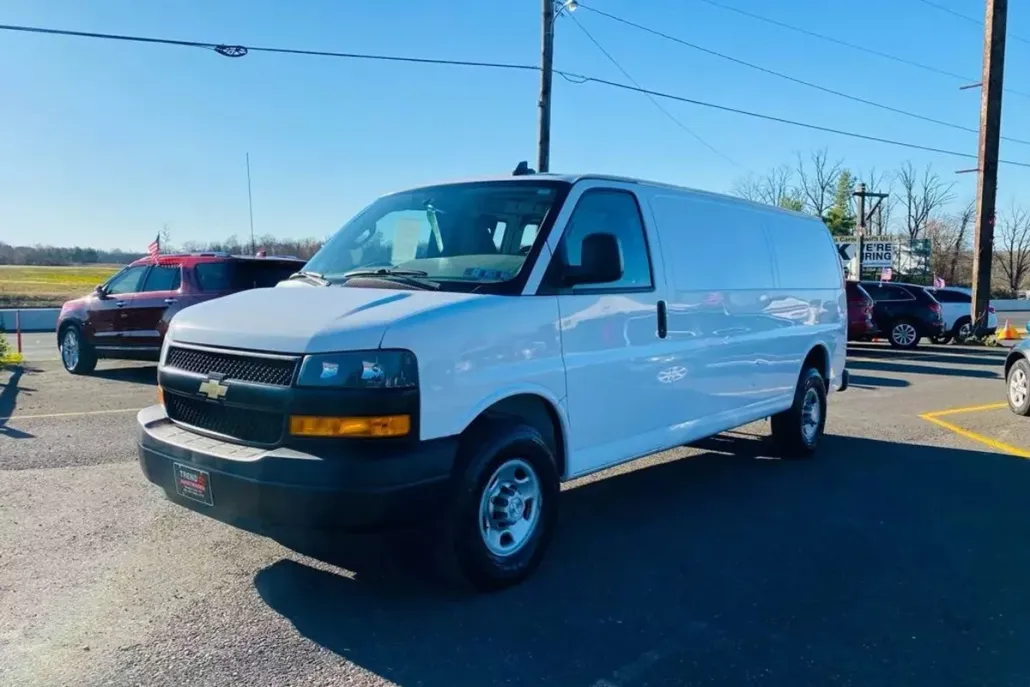 2018 Chevrolet Express 2500 Cargo Van photo 1