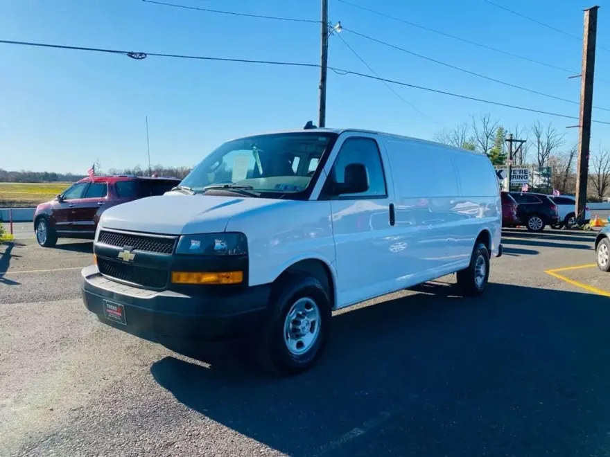 2018 Chevrolet Express 2500 Cargo Van photo 1