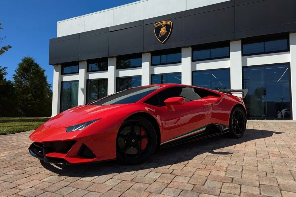 2020 Lamborghini Huracan Evo Coupe photo 1