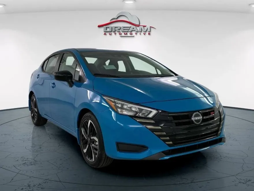 2025 Nissan Versa SR photo 1