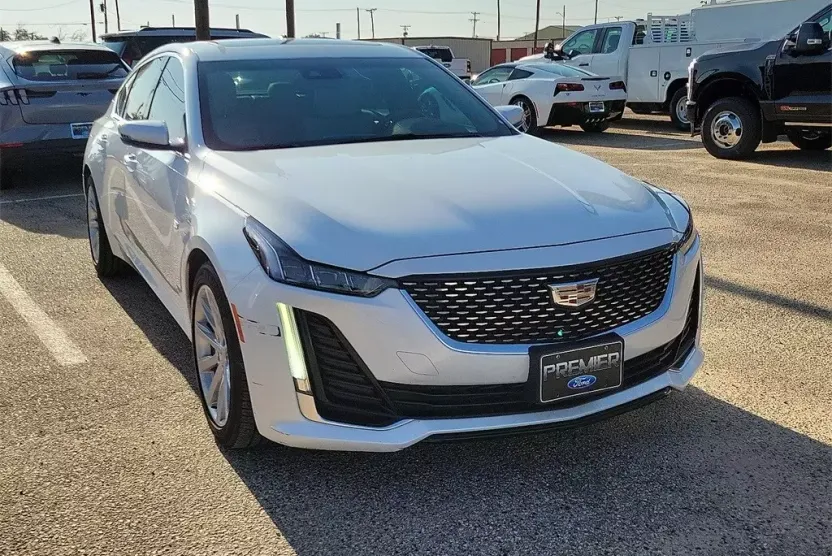 2024 Cadillac CT5 Luxury photo 1