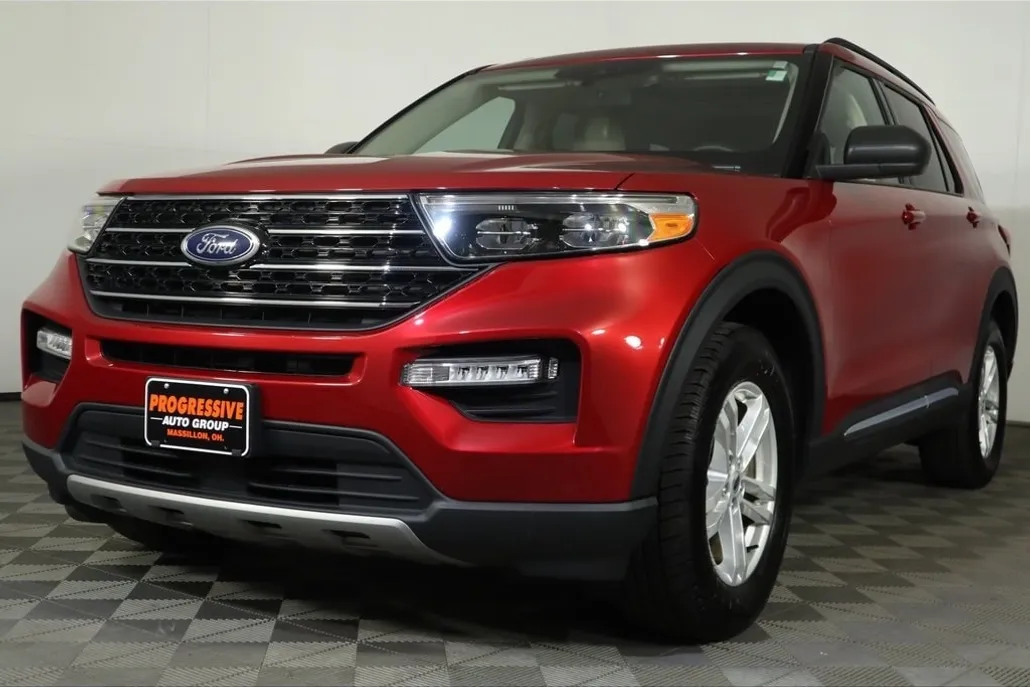 2021 Ford Explorer XLT photo 1