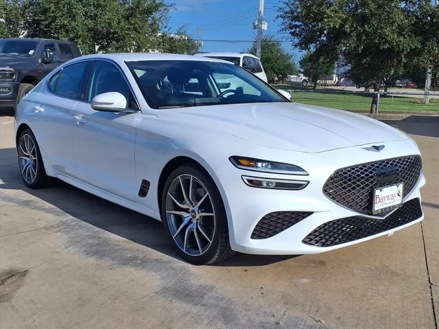 2023 Genesis G70 2.0T photo 1