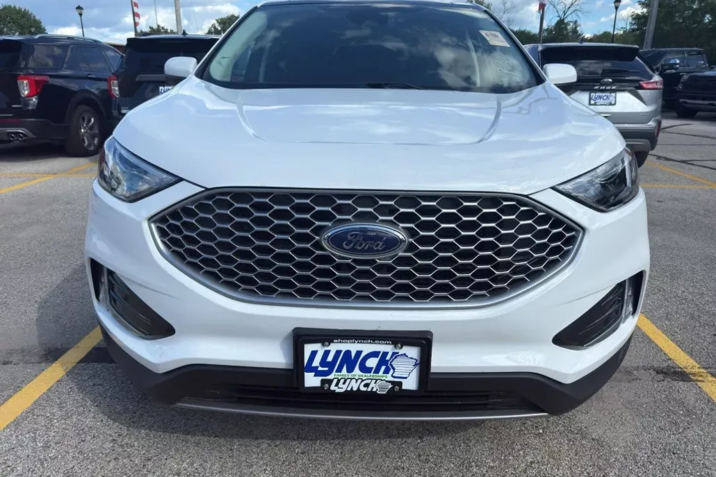 2024 Ford Edge SEL photo 1