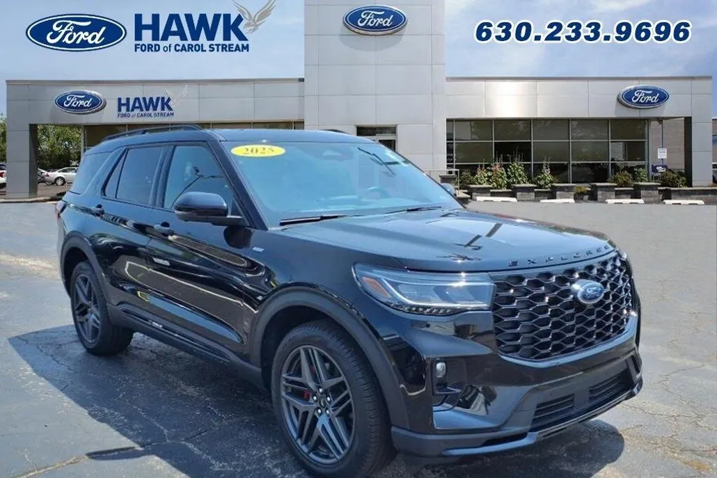 2025 Ford Explorer ST-Line photo 1