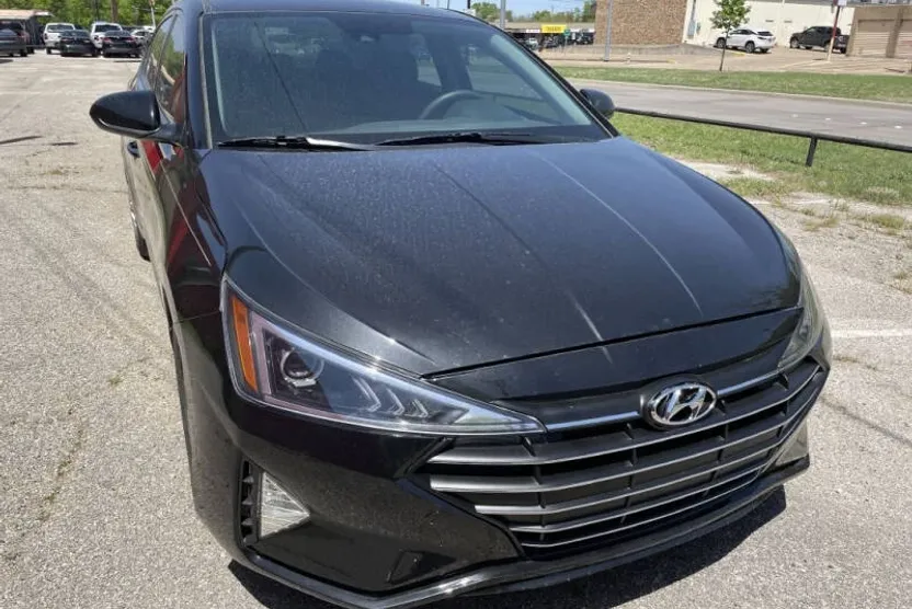 2020 Hyundai Elantra SE photo 1