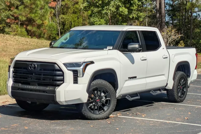2024 Toyota Tundra SR5 photo 1