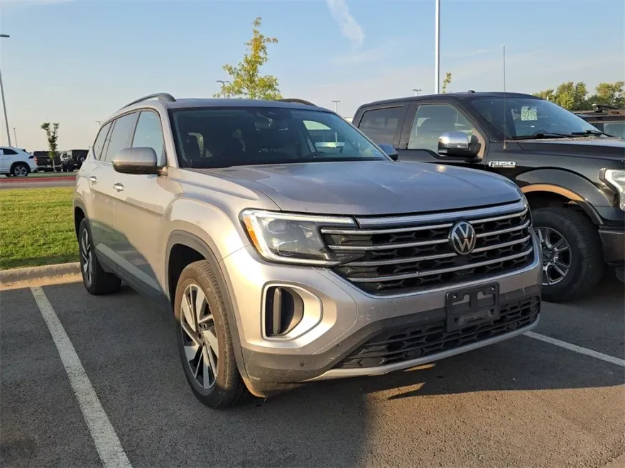 2024 Volkswagen Atlas SE Technology photo 1